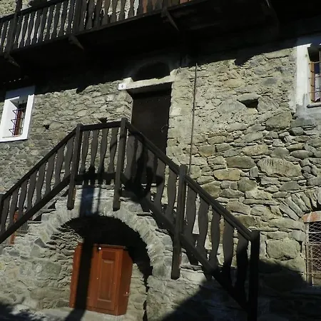 Rustico Con Due Entrate