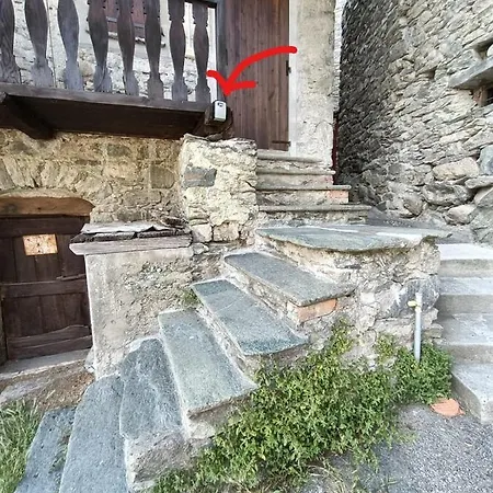 Rustico Con Due Entrate