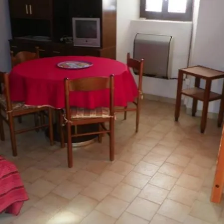 Rustico Con Due Entrate * Sommarese