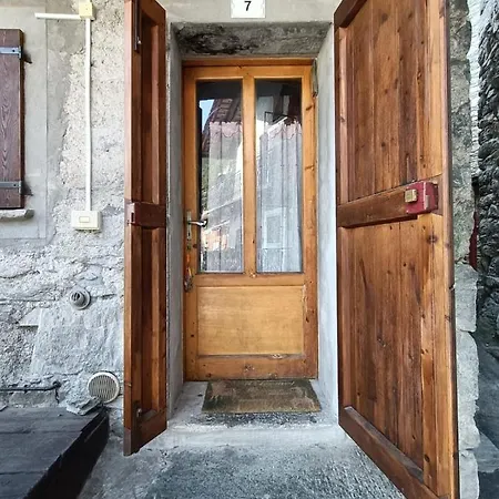 Rustico Con Due Entrate